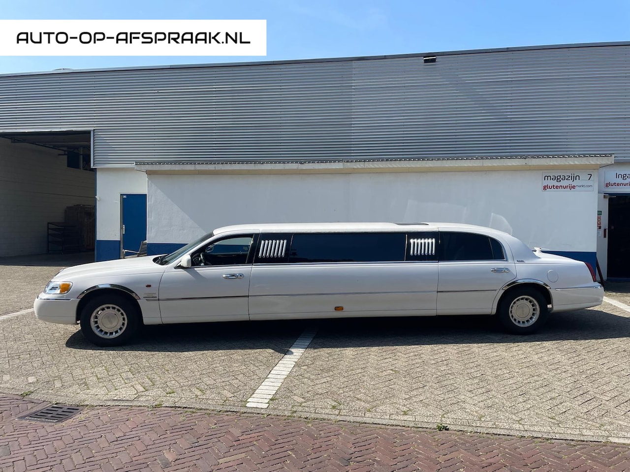 Lincoln Town Car - TOWNCAR LIMOUSINE V8 Nieuwe APK Leer - AutoWereld.nl