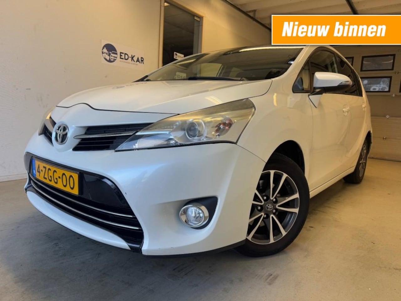 Toyota Verso - 1.8 VVT-i Business CLIMA PANO CAMERA APK 10-2025 - AutoWereld.nl