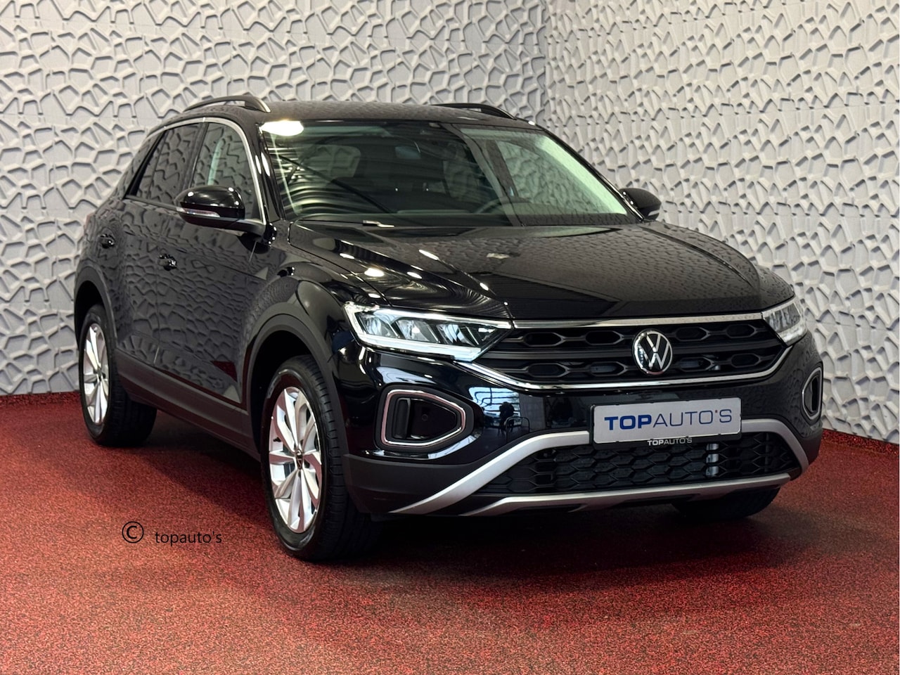 Volkswagen T-Roc - 1.5 TSI 150PK EVO ADAP.CRUISE LED VIR.COCKPIT CAMERA STOEL.VERW. 17''LMV KEYLESS 2024 70 B - AutoWereld.nl