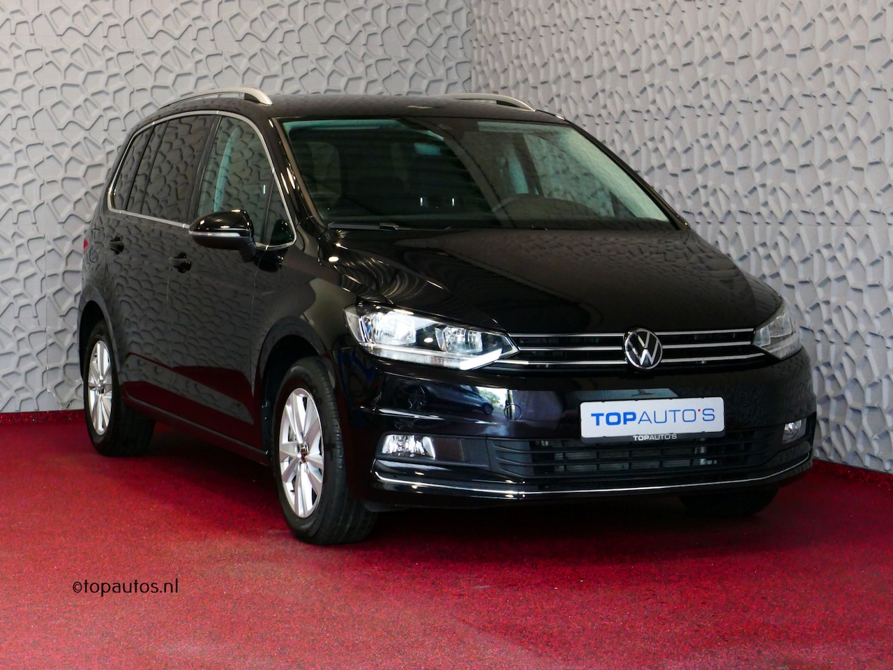 Volkswagen Touran - 1.5 TSI 150PK HIGHLINE 7PERS CAMERA LED CARPLAY NAVI ADAP.CRUISE ECC 2024 - AutoWereld.nl