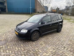 Volkswagen Touran - 2.0 TDI Trendline /automaat/grijskenteken/