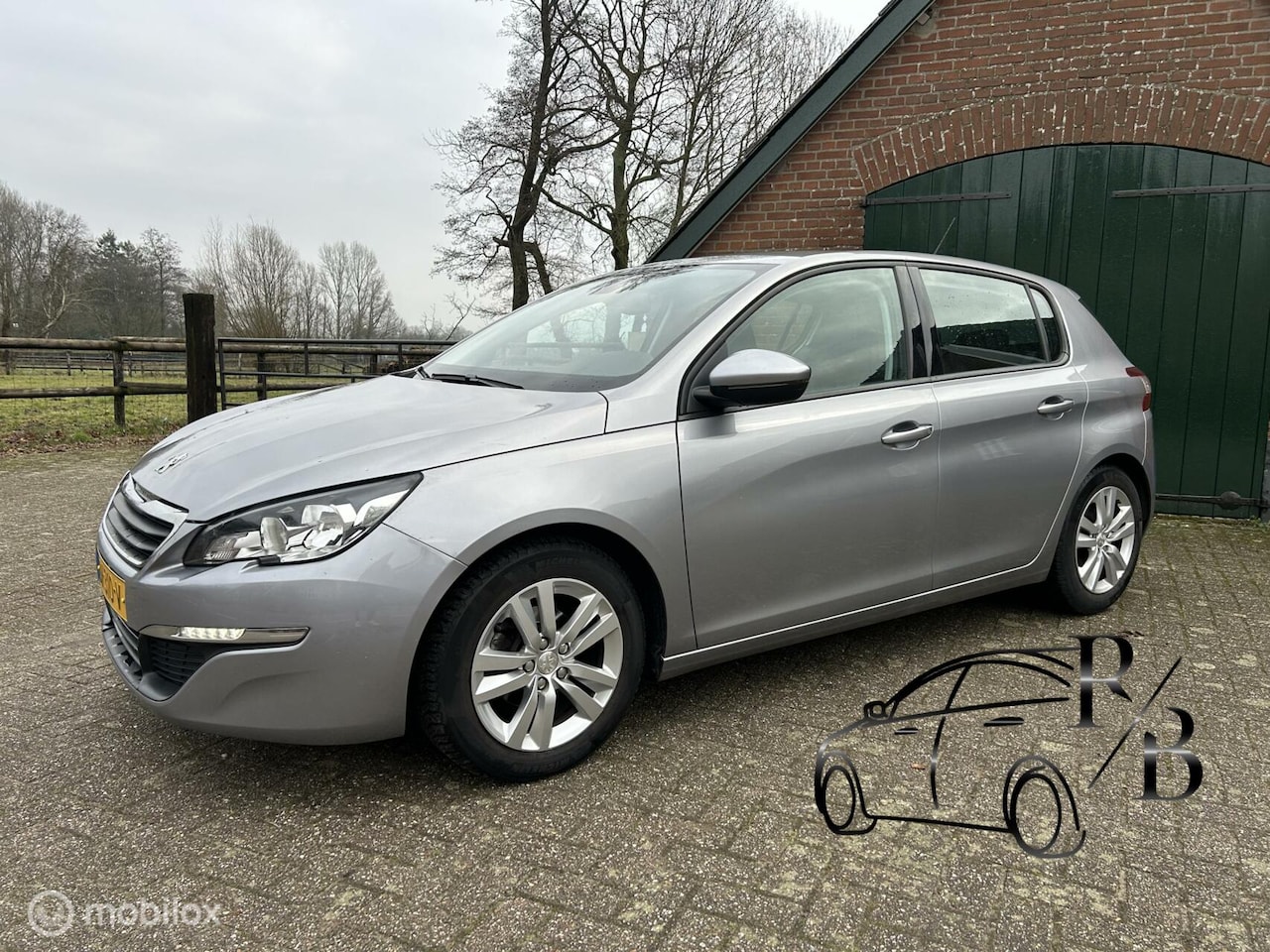 Peugeot 308 - 1.2 PureTech Active NAVI/AIRCO/CRUISE/APK/PARKEERSENSOREN - AutoWereld.nl