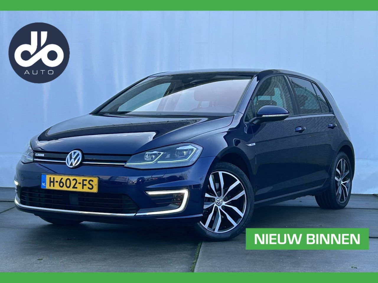 Volkswagen e-Golf - E-DITION WARTMTE POMP I DIGI DASH. NAVI + CAMERA I LEER I FULL LED - AutoWereld.nl