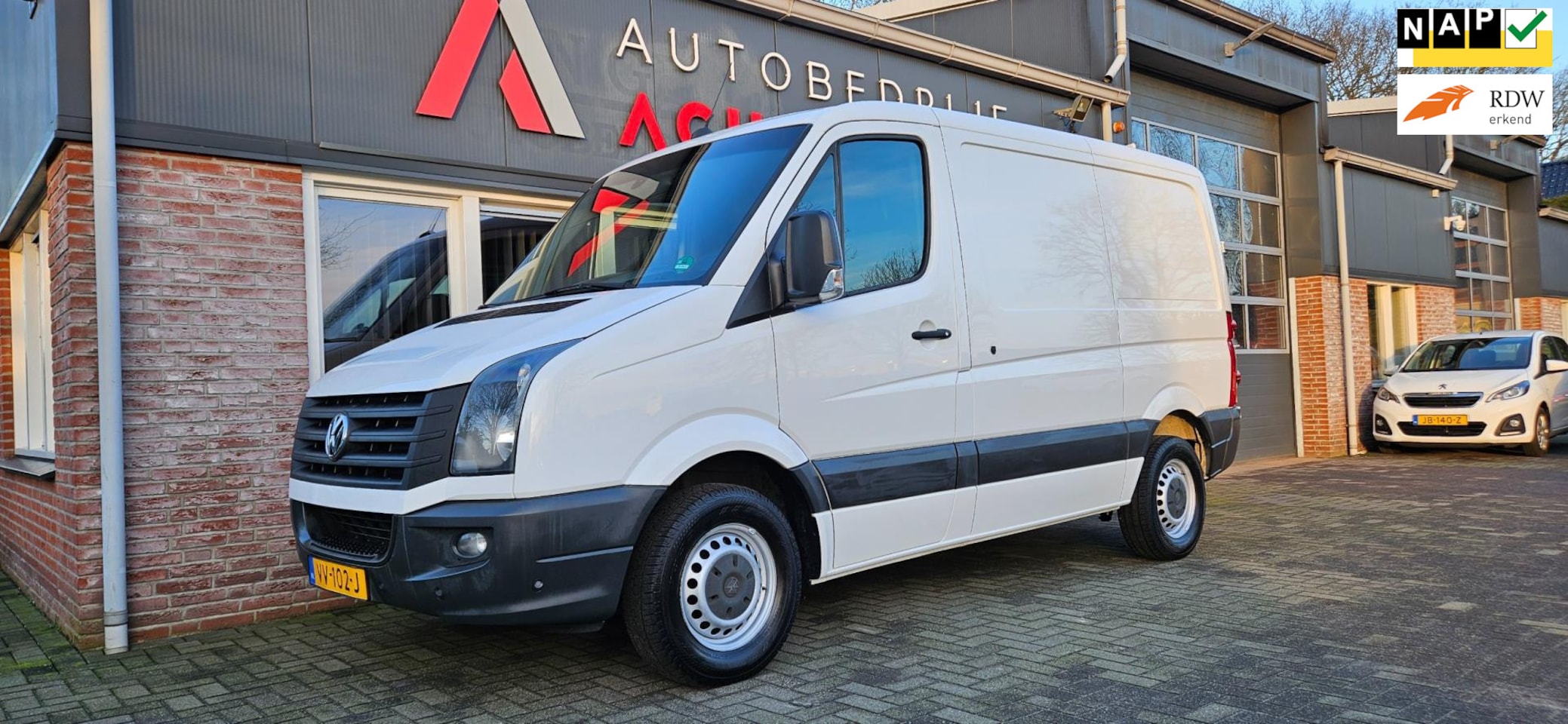 Volkswagen Crafter - 30 2.0 TDI L1H1 Trekhaak! Airco! Cruise Control! Navigatie! Mooie/Nette Bus! NAP! - AutoWereld.nl