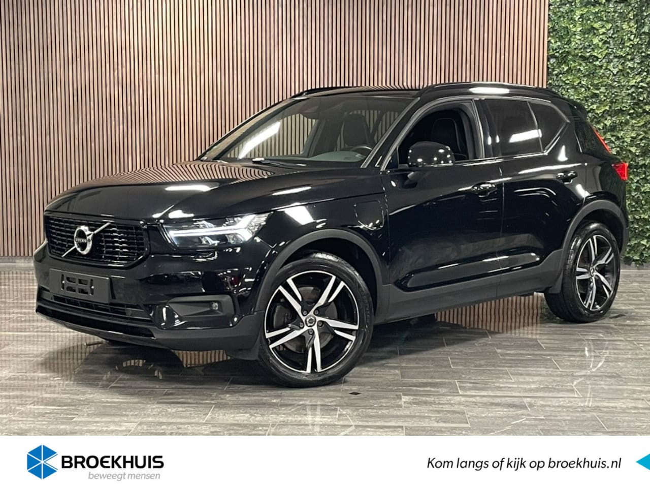 Volvo XC40 - T5 Recharge R-Design | Trekhaak | Harman Kardon | Stoelverwarming | Bestuurdersstoel elekt - AutoWereld.nl