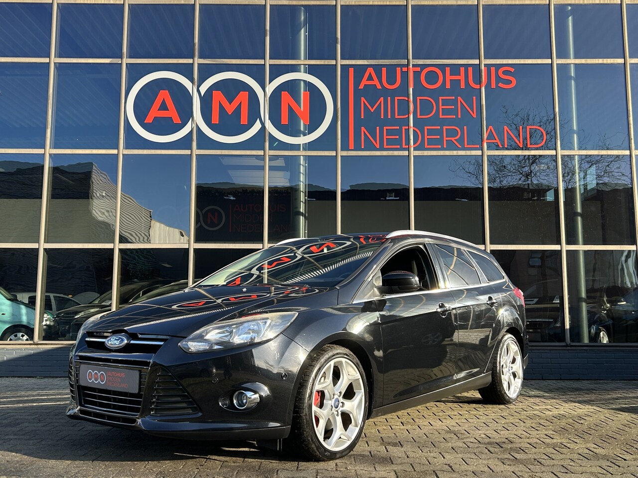 Ford Focus - 1.6 EcoBoost Titanium Cruisectr,Navi,PDCv/a,Achteruitrijcamera,Stoelverwarming - AutoWereld.nl