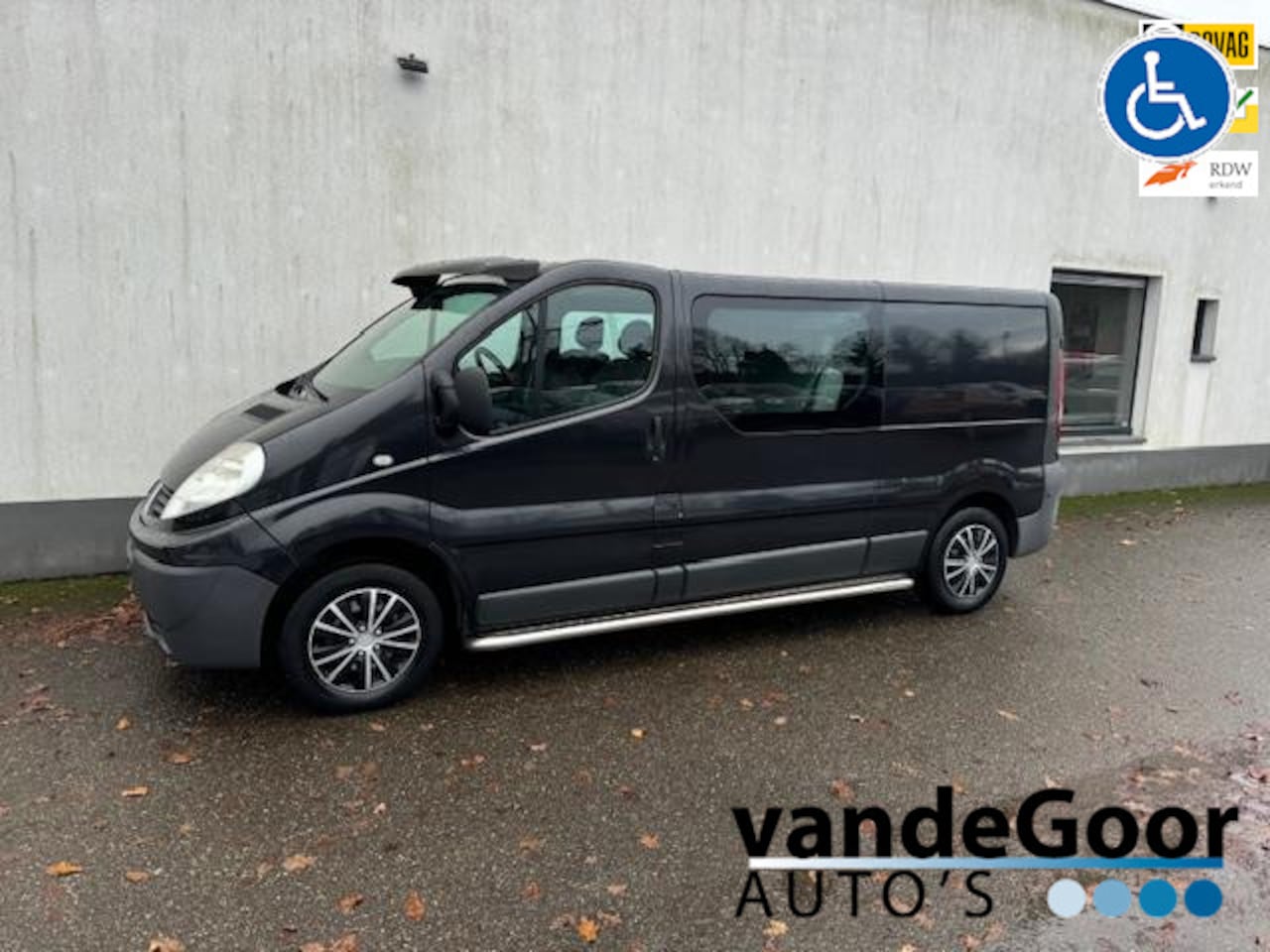 Renault Trafic - 2.0 dCi T29 L2H1 2.0 dCi T29 L2H1, DC, '09, 176000 km, airco, rolstoel-vervoer ! - AutoWereld.nl