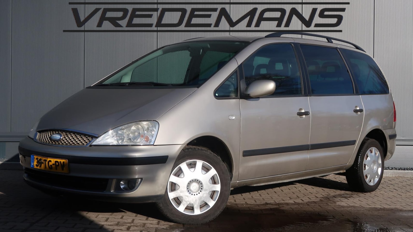 Ford Galaxy - 2.0-8V Ambiente 7-PERS - AutoWereld.nl