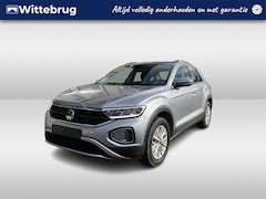 Volkswagen T-Roc - 1.5 TSI Life / AUTOMAAT/ ADAPT. CRUISE/ DAB/ PARK. SENSOREN + CAMERA/ CLIMA/ STOELVERWARMI