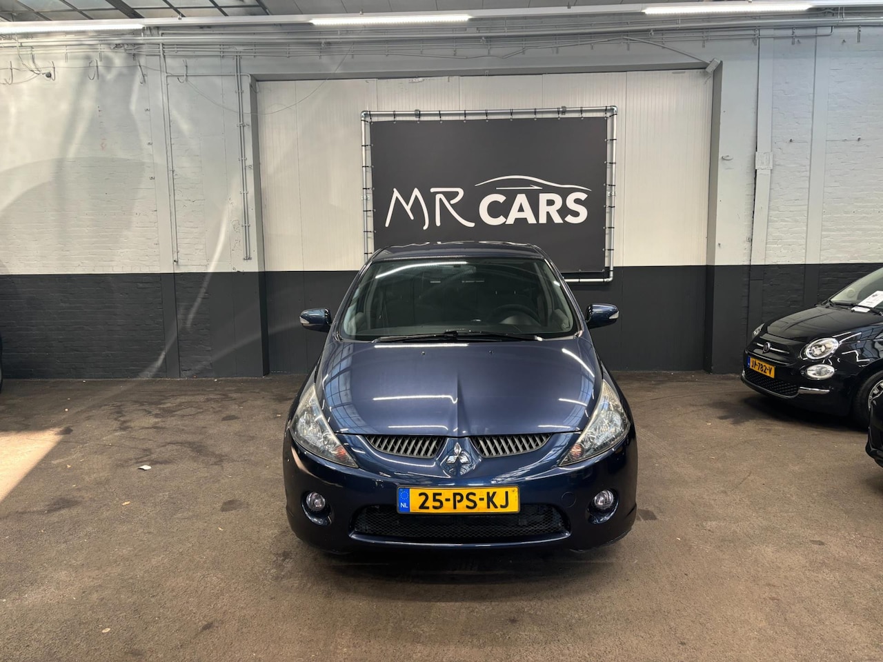 Mitsubishi Grandis - 2.4-16V Intense 7persoons airco - AutoWereld.nl