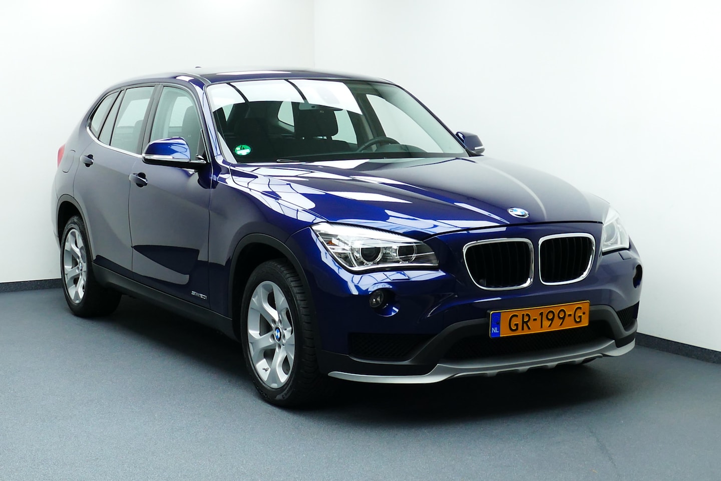 BMW X1 - sDrive20i Executive sDrive20i 184Pk Executive, Cruise, Clima, Xenon, Navi, 17"LMV, Afn Haak 1800kg - AutoWereld.nl