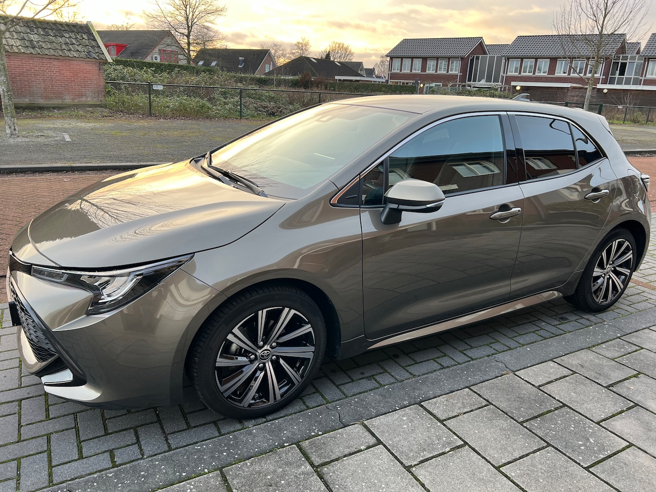 Toyota Corolla - 1.8 Hybrid Dynamic - AutoWereld.nl