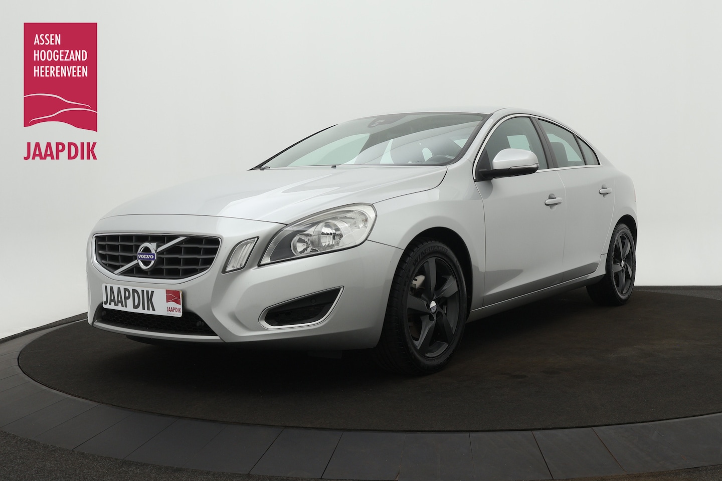 Volvo S60 - BWJ 2011 1.6 180 PK T4 Momentum AUTOMAAT / TREKHAAK / CRUISE / CLIMA / NAVI / PARKEERSENSO - AutoWereld.nl