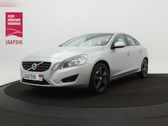 Volvo S60 - BWJ 2011 1.6 180 PK T4 Momentum AUTOMAAT / TREKHAAK / CRUISE / CLIMA / NAVI / PARKEERSENSO