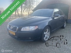 Volvo S80 - 2.4D Limited Edition LEER/NAVI/AIRCO/APK/LICHTE SCHADE