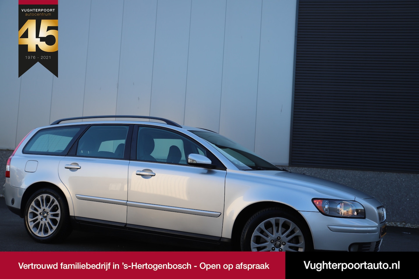 Volvo V50 - 2.4 140pk Momentum LPG-G3/ Trekhaak - AutoWereld.nl