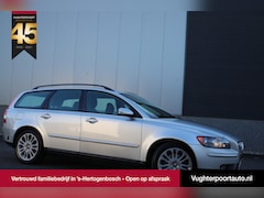 Volvo V50 - 2.4 140pk Momentum/LPG-G3/ Trekhaak/Airco/Cruise/Youngtimer/17"