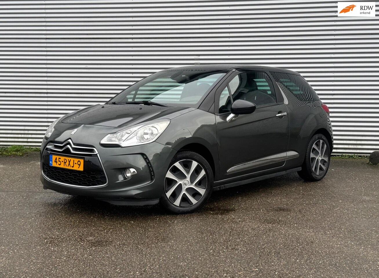 Citroën DS3 - 1.6 e-HDi So Chic CLIMA | CRUISE | NAP - AutoWereld.nl