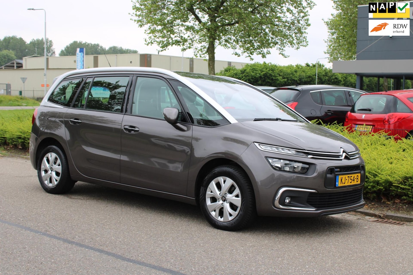 Citroën Grand C4 Picasso - 1.2 PureTech BUSINESS-uitv 7-PERSOONS/CLIMA AIRCO/LM-VELG/NAVIGATIE/ISOFIX/CRUISECONTROL/T - AutoWereld.nl