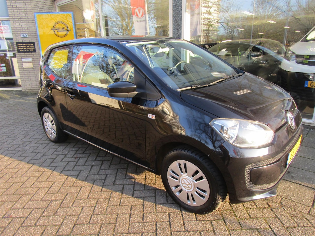 Volkswagen Up! - 1.0 75PK AIRCO ELEK. RAMEN - AutoWereld.nl