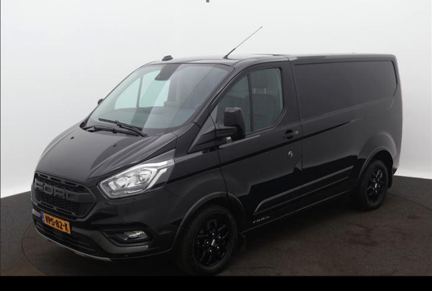 Ford Transit Custom - 300 2.0 TDCI L1H1 Trail | VOORRUIT VERWARMING | PARKEERSENSOREN | NAVIGATIE | TREKHAAK | - AutoWereld.nl