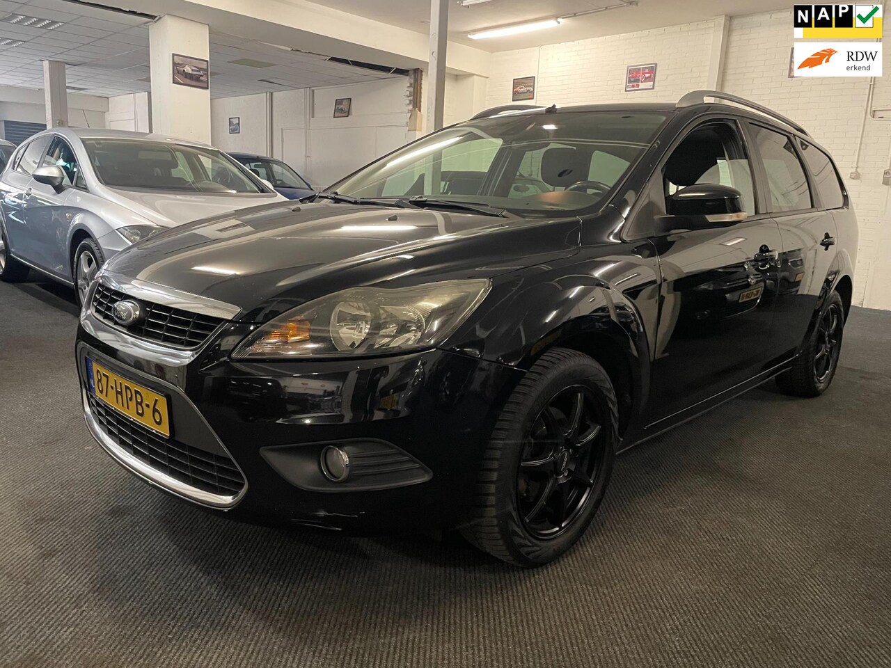 Ford Focus Wagon - 1.6 Titanium/Dealer onderhouden/Apk nieuw - AutoWereld.nl