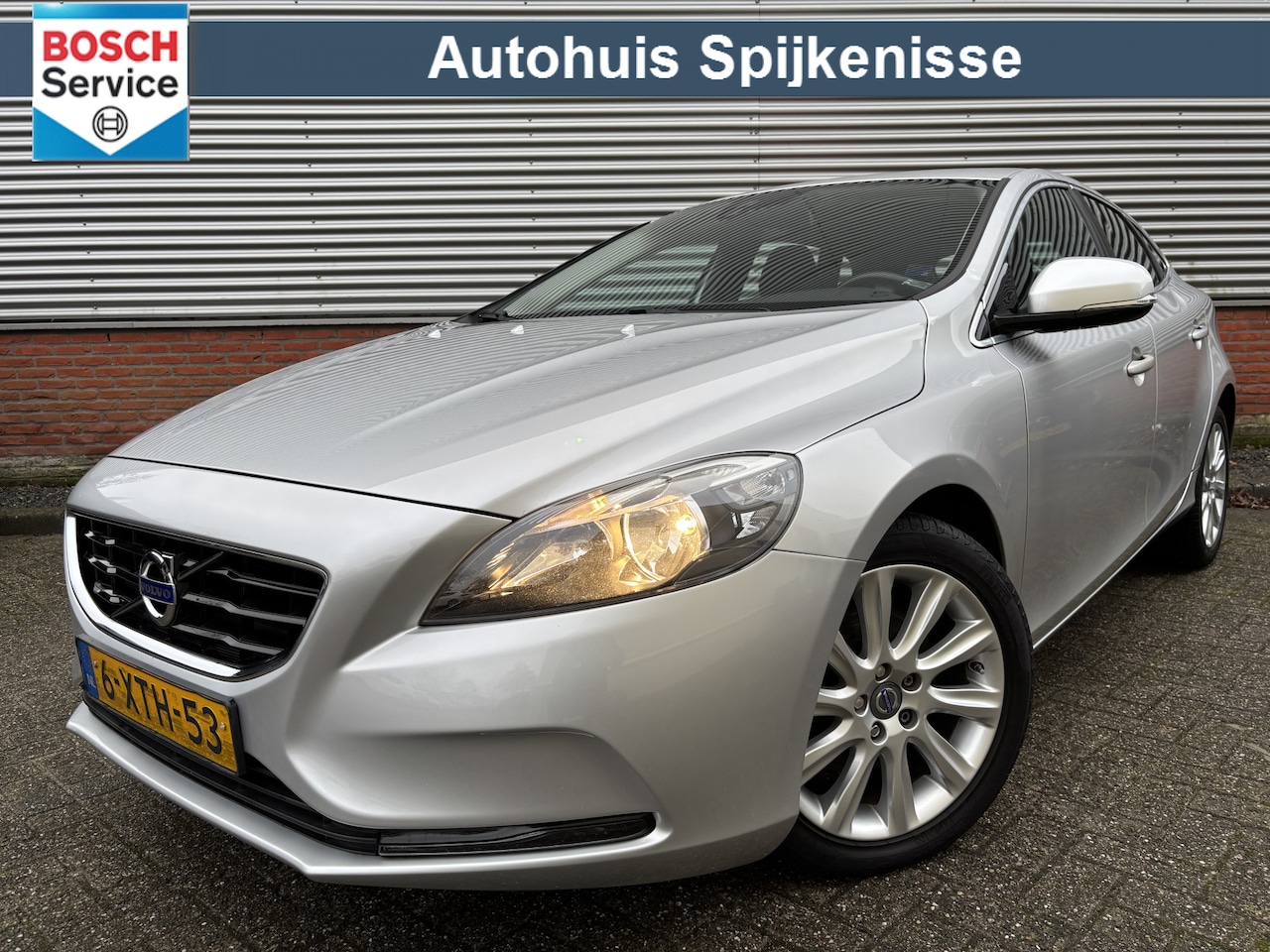 Volvo V40 - 1.6 T3 Momentum Clima  |  Cruisecontrole  |  Navigatie - AutoWereld.nl