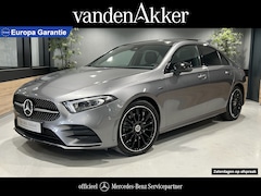 Mercedes-Benz A-klasse - 250e AMG // Burmester // Memory // Panoramadak // 19" AMG Velgen // Keyless // MultiBeam L