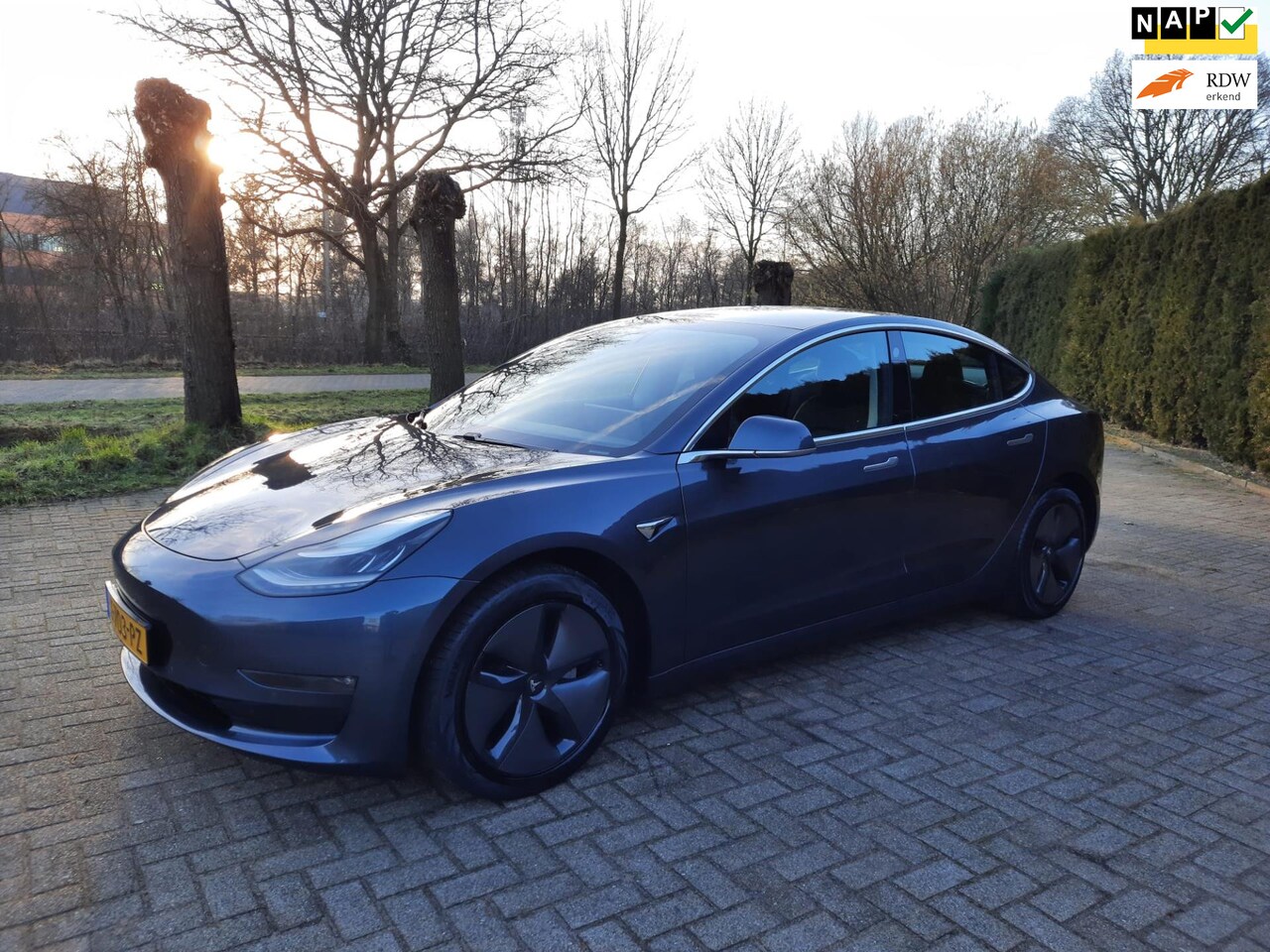 Tesla Model 3 - Long Range RWD Long Range AWD 75 kWh AUTOPILOT NIEUW - AutoWereld.nl