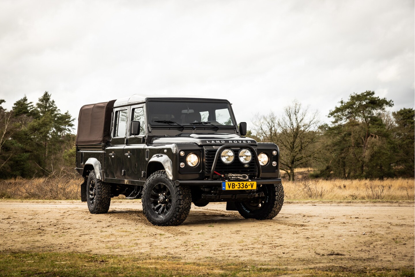 Land Rover Defender - 2.2Tdci Crew Cab Unieke kleur - AutoWereld.nl