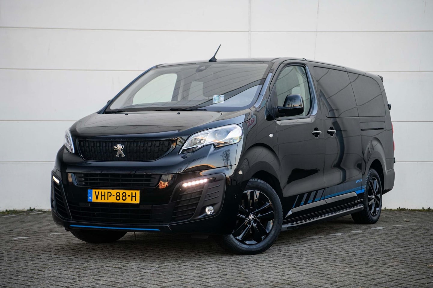 Peugeot Expert - 2.0 BlueHDI 180pk AUT. Long Sport 5-PRS |Navi|ACC|Xenon| - AutoWereld.nl