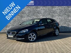 Volvo V40 - 1.6 D2 Kinetic | Navigatie | Parkeercamera | Stoelverwarming | Unieke kmstand