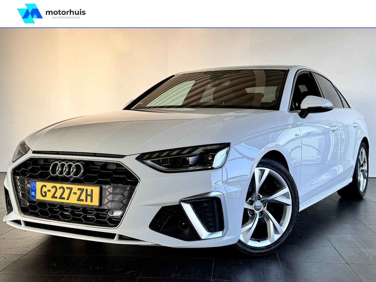 Audi A4 Limousine - 35 TFSI 150pk S tronic Launch Edition Sport Schuifdak - AutoWereld.nl