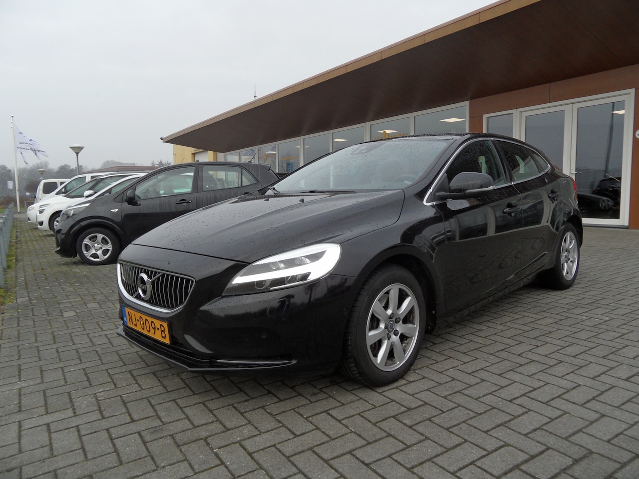 Volvo V40 - 2.0 D3 Nordic 2.0 D3 Nordic+ - AutoWereld.nl