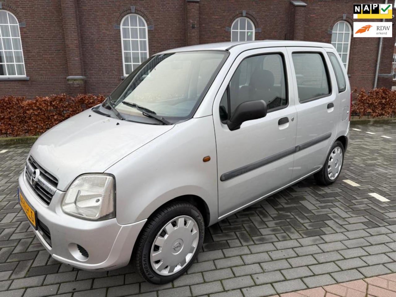 Opel Agila - 1.2-16V Essentia uit 2004 Inruilkoopje !! ZO MEE! - AutoWereld.nl