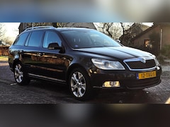 Skoda Octavia Combi - 1.2 TSI VOL- AUTOMAAT Elegance Business Line 5 DEURS MET CRUISE CONTROL EN NOG VEEL MEER