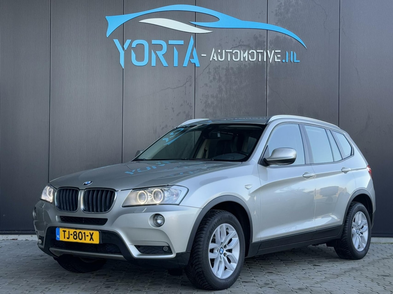 BMW X3 - xDrive20d AUTOMAAT ELEK. HAAK*LEDER*STOELVERWARMING - AutoWereld.nl