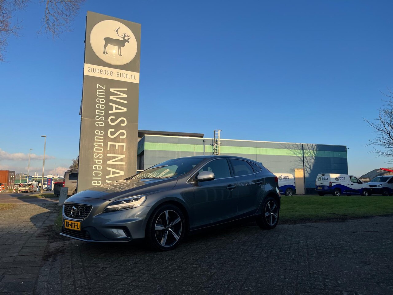 Volvo V40 - T3 Polar+ Sport Automaat | Rijklaarprijs | Harman Kardon | Pano dak | Trekhaak - AutoWereld.nl