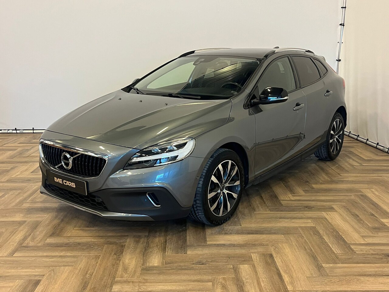 Volvo V40 Cross Country - 1.5 T3 Polar+ Luxury 1.5 T3 Polar+ Luxury - AutoWereld.nl