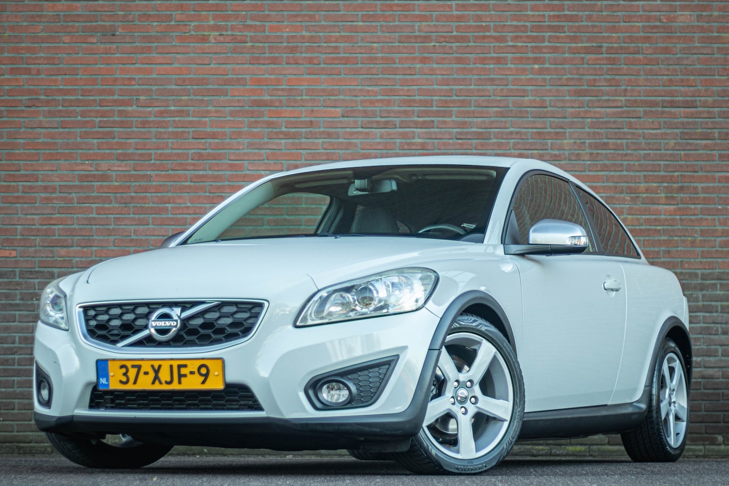 Volvo C30 - 1.6 D2 R-Edition 1.6 D2 R-edition, 186.000km NAP, Bluetooth, PDC, Cruise control, LED, Climate control. - AutoWereld.nl