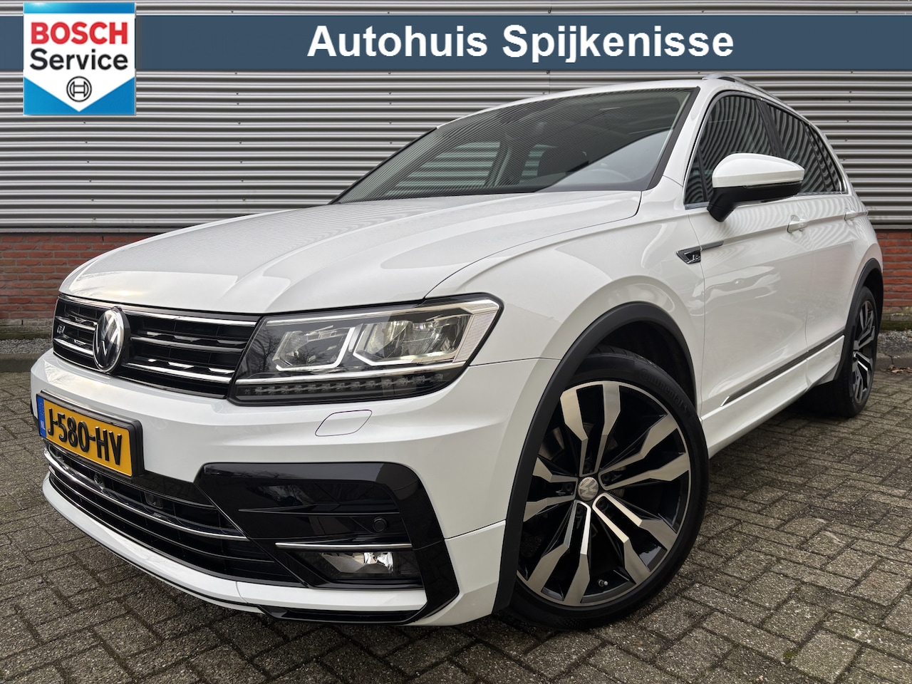 Volkswagen Tiguan - 1.5 TSI ACT Highline Business R Panoramadak | 360 Camera | Automaat | 20inch Velgen | - AutoWereld.nl