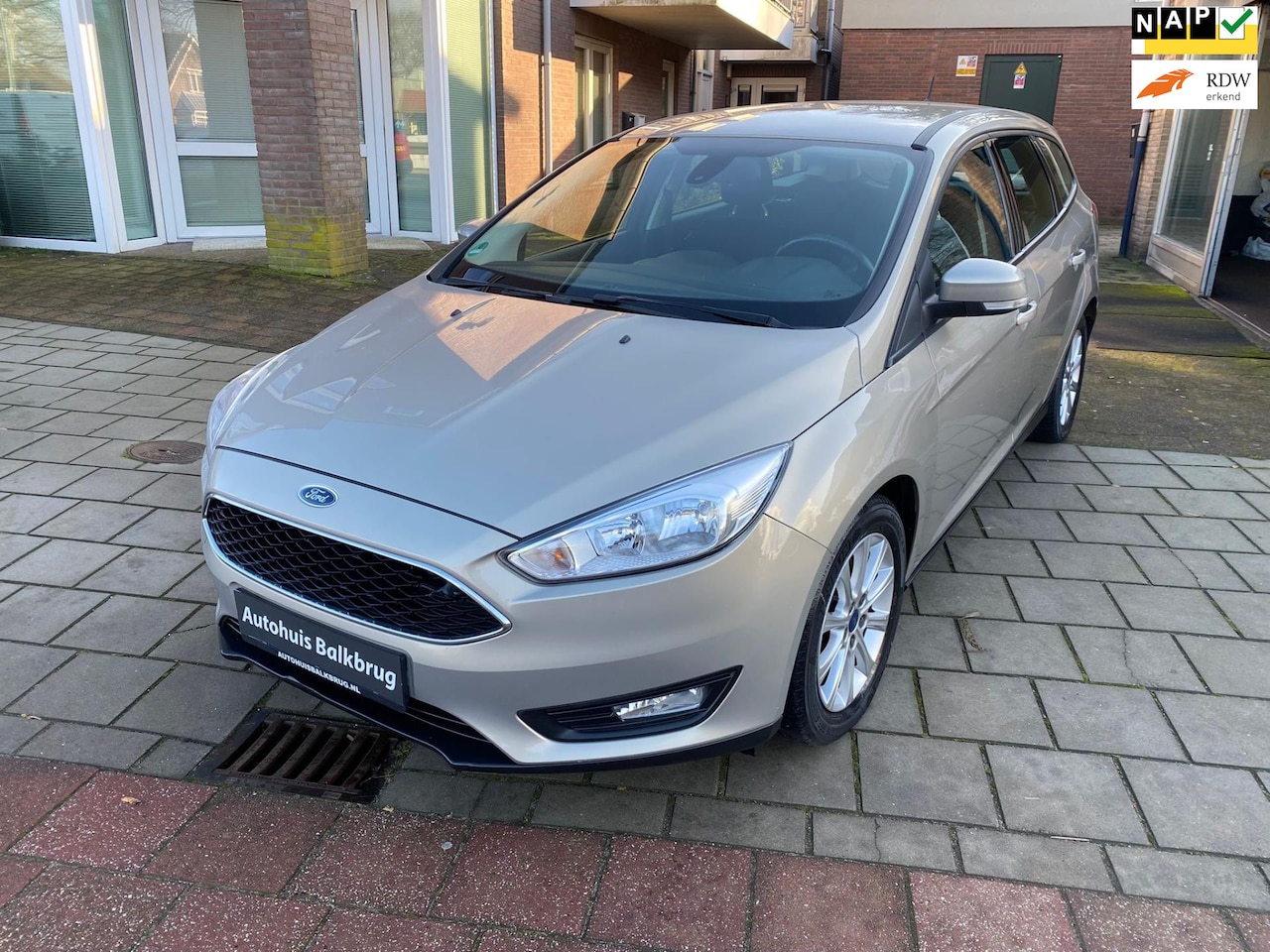 Ford Focus Wagon - 1.5 Titanium NAVI CRUISE CLIMATCTR STOELVRW 88742 KM - AutoWereld.nl