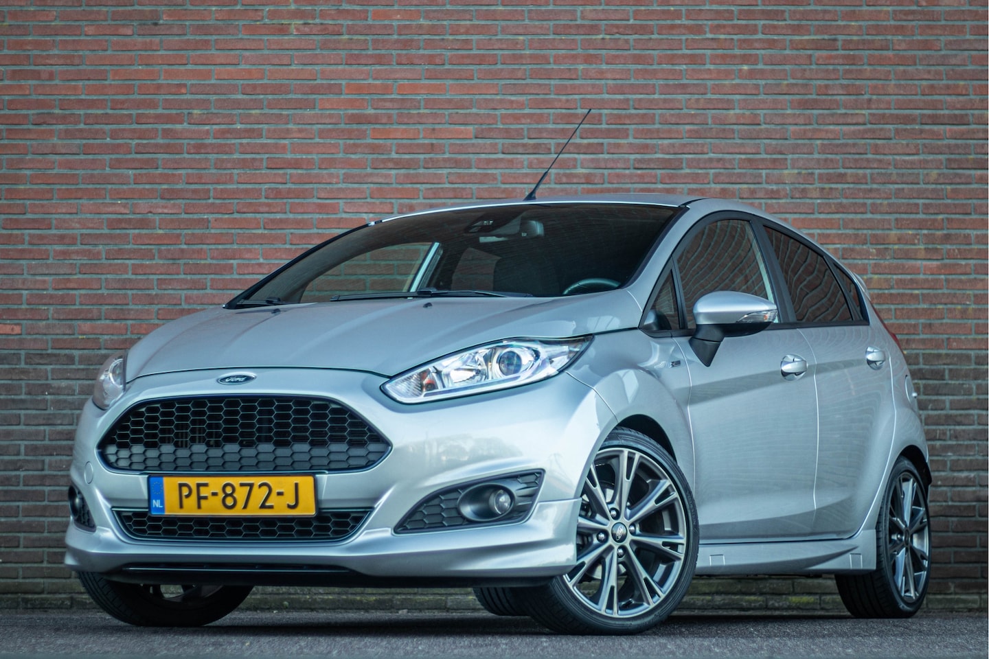 Ford Fiesta - 1.0 EcoBoost ST-Line 1.0 EcoBoost ST Line, Origineel NL, Navigatie, PDC, Voorruitverwarming, Bluetooth, Climate - AutoWereld.nl