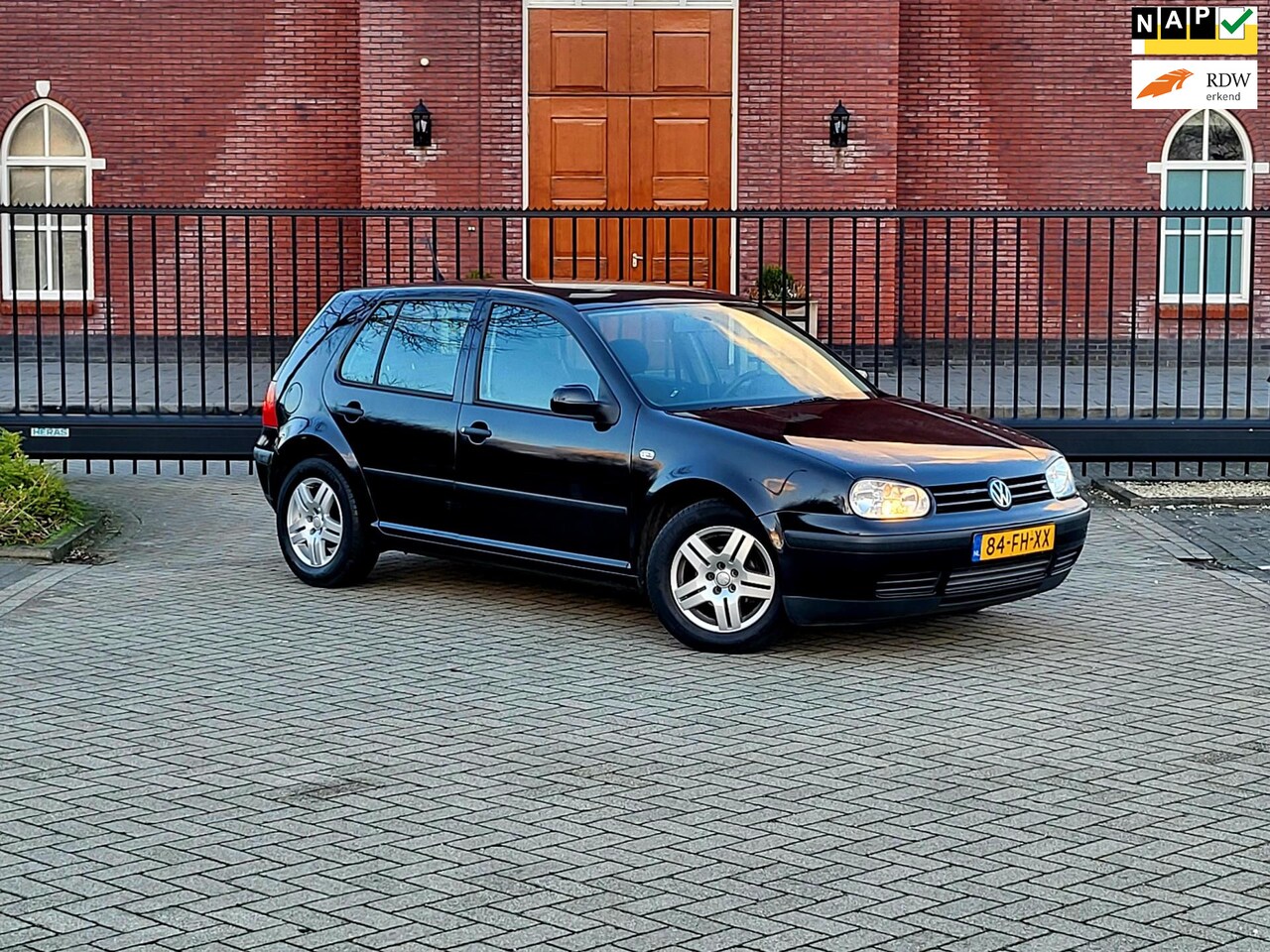 Volkswagen Golf - 1.4-16V Trendline / AIrco / 5 deurs / NAP / Nieuwe Apk - AutoWereld.nl