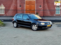 Volkswagen Golf - 1.4-16V Trendline / AIrco / 5 deurs / NAP / Nieuwe Apk