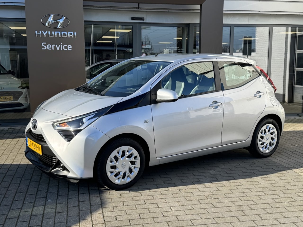 Toyota Aygo - 1.0 VVT-i x-play limited | Airco | Apple/android carplay | Achte - AutoWereld.nl