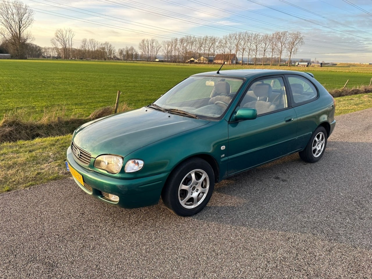 Toyota Corolla - 1.6 VVT-i Sol AIRCO ! - AutoWereld.nl