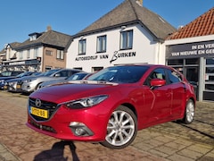 Mazda 3 - 3 2.0 GT-M, Trekhaak, Stoelverwarming, Climate control, Navigatie, Parkeersensoren