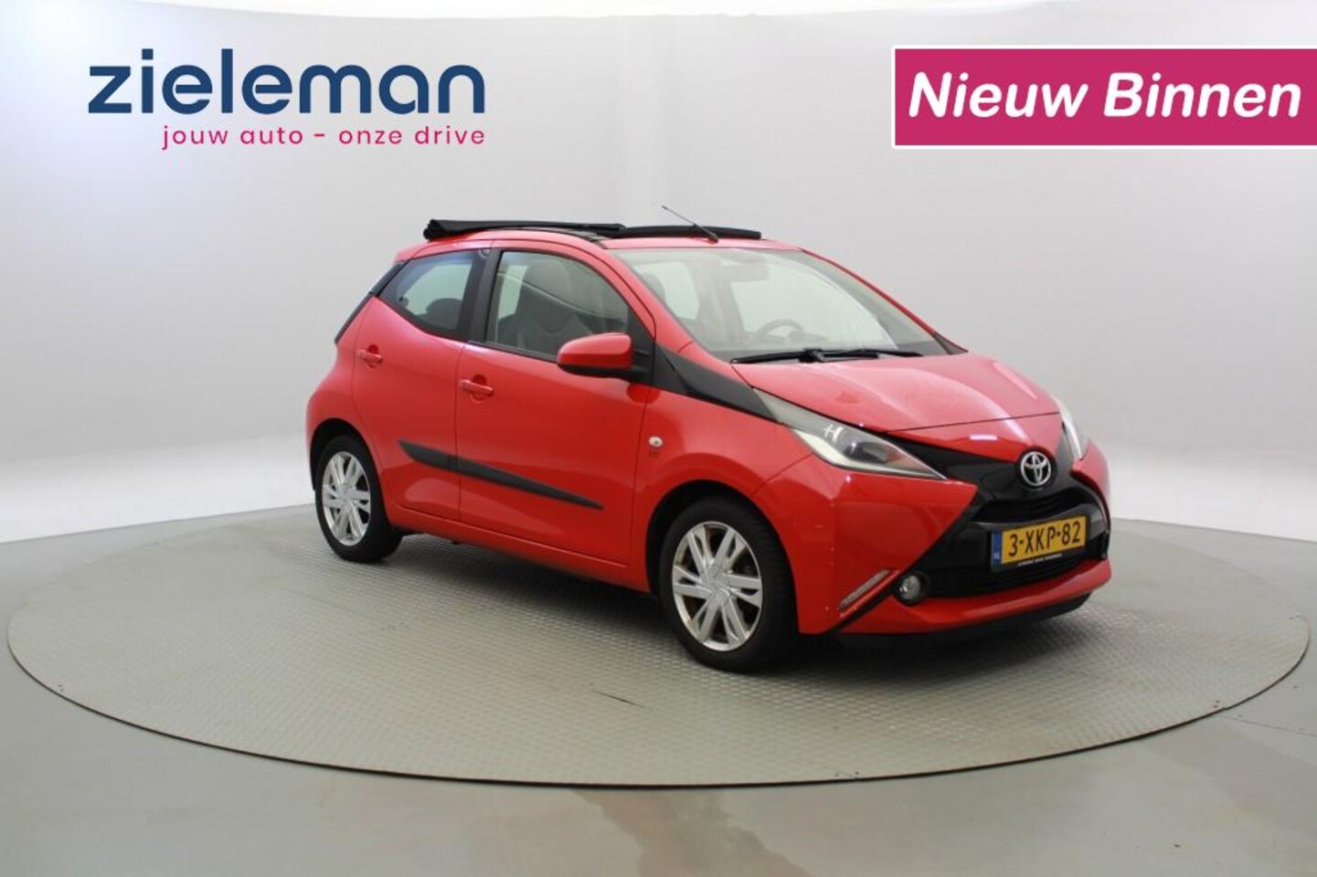 Toyota Aygo - 1.0 VVT-i X-Wave - Cabrio, Camera, Cruise, Leer, Airco - AutoWereld.nl