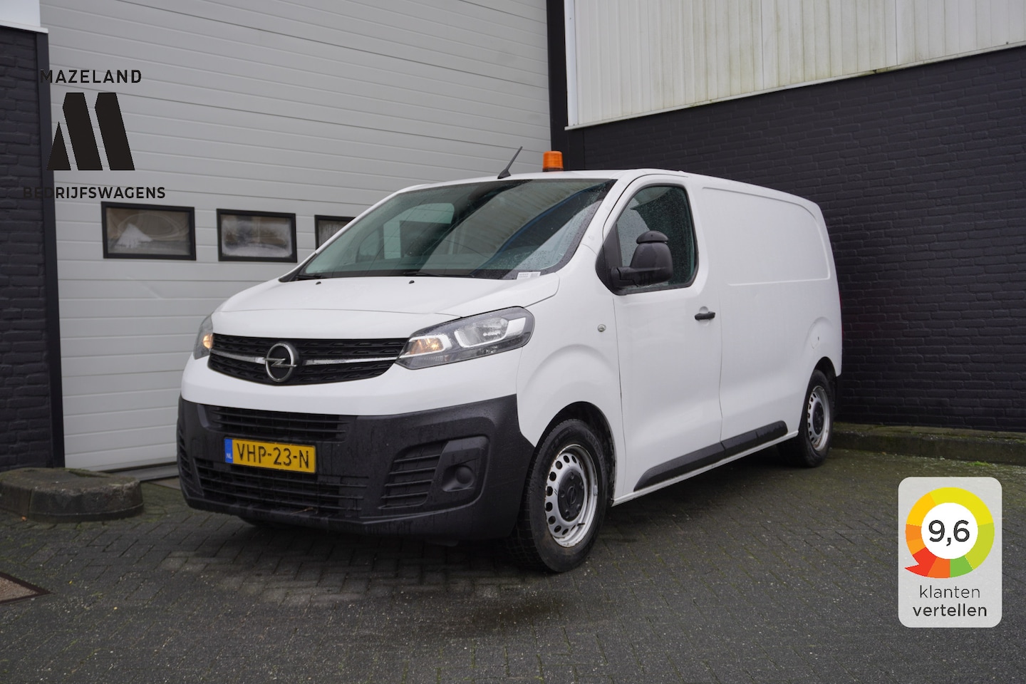 Opel Vivaro - 2.0 CDTI L2 123PK Automaat EURO 6 - Airco - Cruise - PDC - Trekhaak - €13.950,- Excl. - AutoWereld.nl